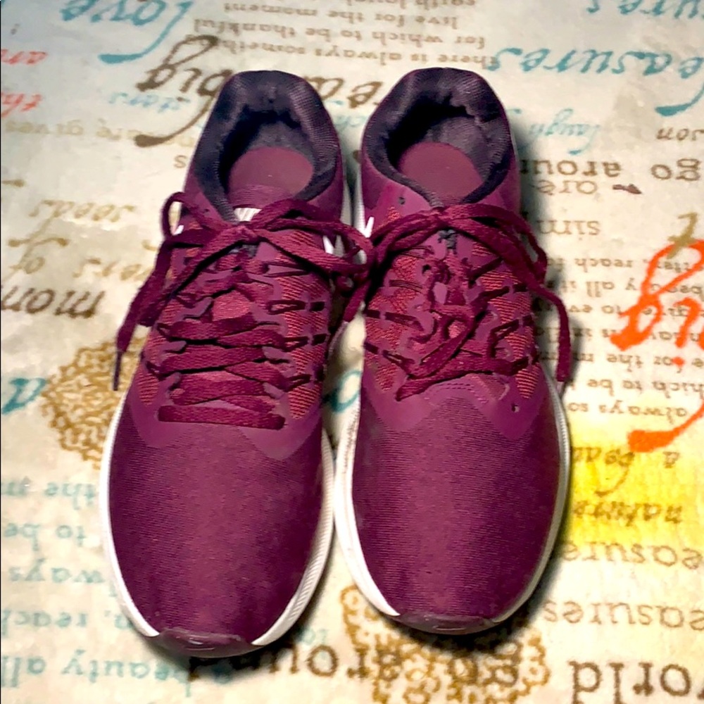 Nike running (good condition) size 8